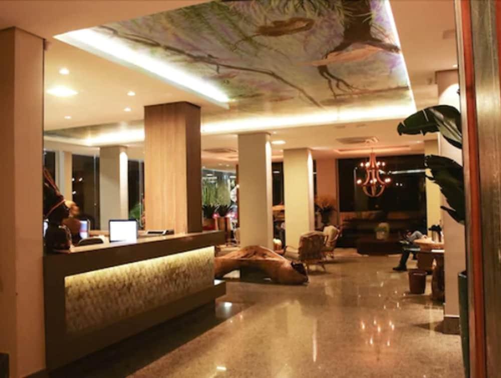 Amazon Plaza Hotel